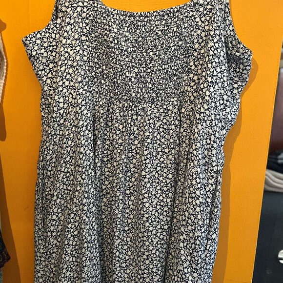 Old Navy Fit & Flare Crepe Mini Dress Size XL - Picture 5 of 7
